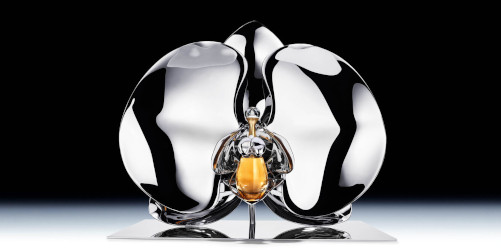 Le Nectar de J'Adore: Dior’s honeyed provocation in a Marc Quinn bottle