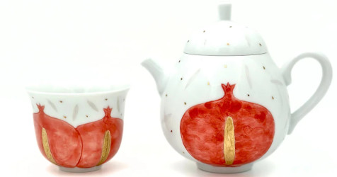 Tuesday Scent: Penguins, Cheese, and a Spritz for Valentino